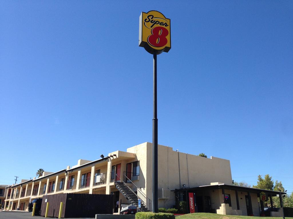 Hotel Super 8 By Wyndham Barstow Extérieur photo